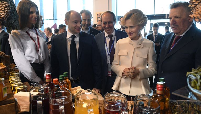 Заместитель председателя Государственной Думы РФ Ирина Яровая на Санкт-Петербургском международном экономическом форуме 2017 Заместитель председателя Государственной Думы РФ Ирина Яровая на Санкт-Петербургском международном экономическом форуме 2017