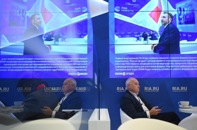 Генеральный директор МИА Россия сегодня Дмитрий Киселев на Санкт-Петербургском международном экономическом форуме 2017 Генеральный директор МИА Россия сегодня Дмитрий Киселев на Санкт-Петербургском международном экономическом форуме 2017