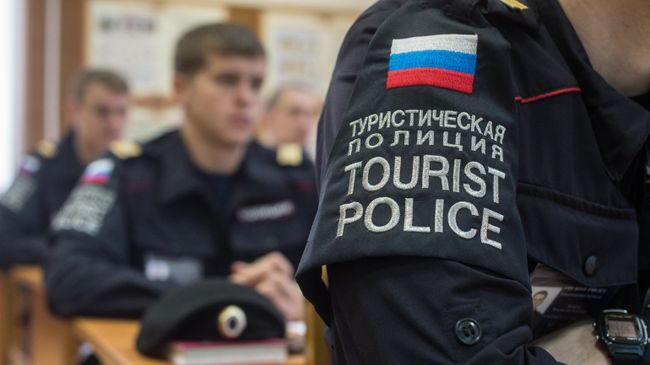 Сотрудники туристической полиции на занятиях по английскому языку. Архивное фото Сотрудники туристической полиции на занятиях по английскому языку. Архивное фото