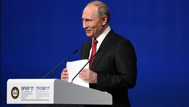Президент РФ Владимир Путин на XXI Петербургском международном экономическом форуме. 2 июня 2017 Президент РФ Владимир Путин на XXI Петербургском международном экономическом форуме. 2 июня 2017