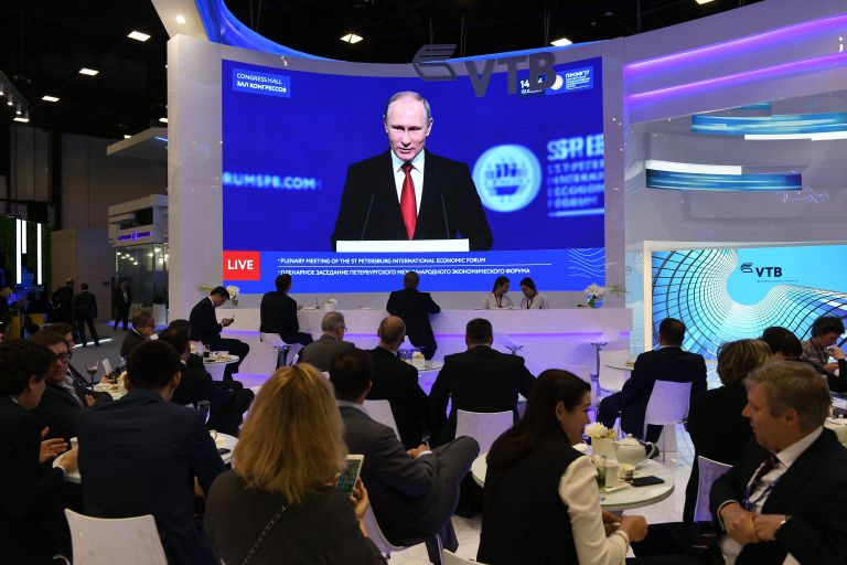 Трансляция выступления президента РФ Владимира Путина на пленарном заседании Санкт-Петербургского международного экономического форума 2017. 2 июня 2017 Трансляция выступления президента РФ Владимира Путина на пленарном заседании Санкт-Петербургского международного экономического форума 2017. 2 июня 2017
