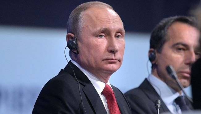 Президент РФ Владимир Путин на пленарном заседании Петербургского международного экономического форума 2017 Президент РФ Владимир Путин на пленарном заседании Петербургского международного экономического форума 2017