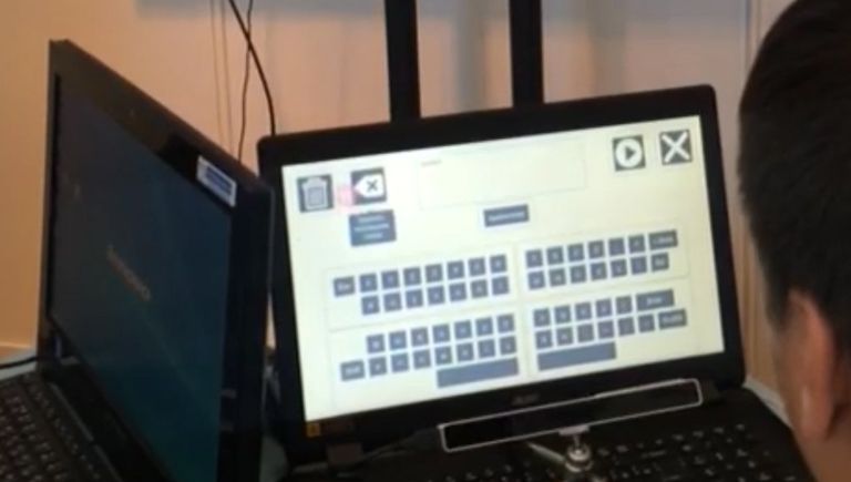 Работа ассистивной системы на основе айтрекера