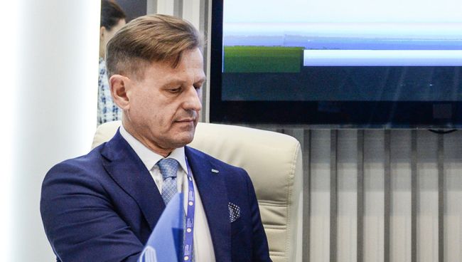 Генеральный директор АО Национальная система платежных карт Владимир Комлев на Санкт-Петербургском международном экономическом форуме 2017 Генеральный директор АО Национальная система платежных карт Владимир Комлев на Санкт-Петербургском международном экономическом форуме 2017