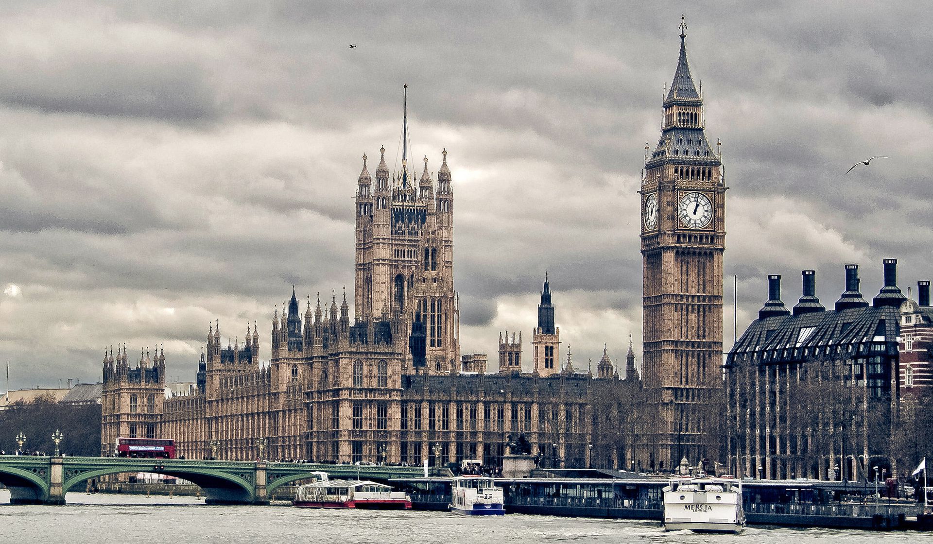 Здание парламента Великобритании в Лондоне Здание парламента Великобритании в Лондоне - РИА Новости, 1920, 06.11.2024
