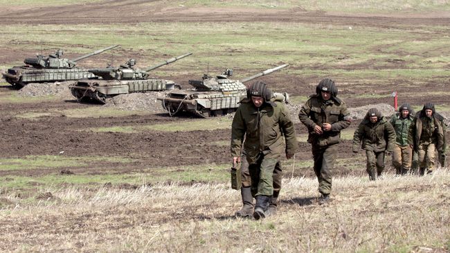 Боевые действия Донбассе. Архивное фото Боевые действия Донбассе. Архивное фото