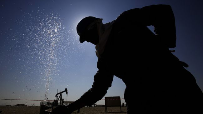 Добыча нефти. Архивное фото