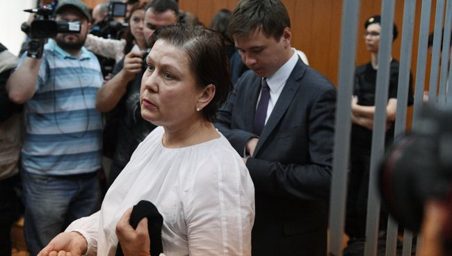 Бывший директор Библиотеки украинской литературы в Москве Наталья Шарина в Мещанском суде Москвы