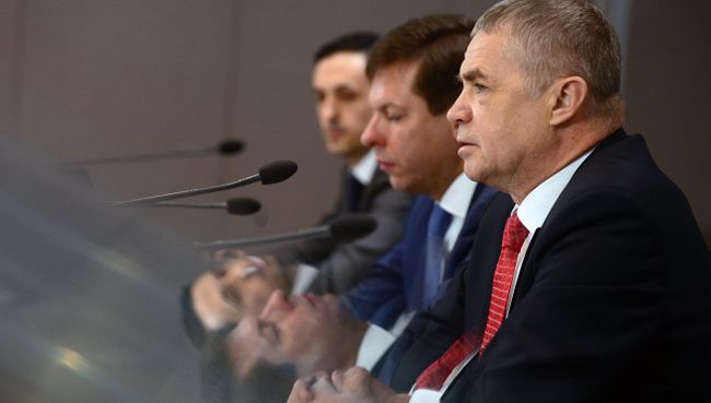 Заместитель председателя правления компании Газпром Александр Медведев на пресс-конференции на тему: Экспорт и повышение надежности поставок газа в Европу Заместитель председателя правления компании Газпром Александр Медведев на пресс-конференции на тему: Экспорт и повышение надежности поставок газа в Европу