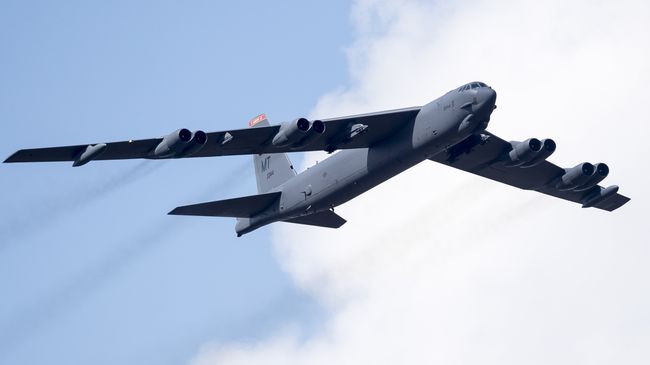 Американский бомбардировщик B-52