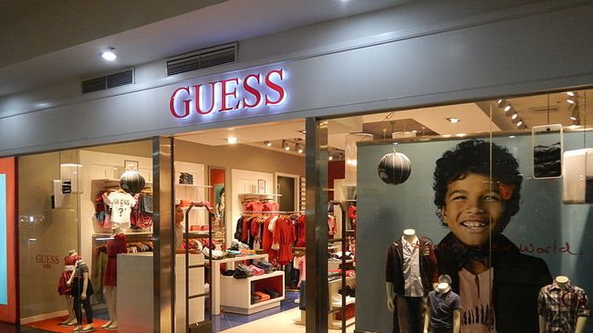 Магазин Guess. Архивное фото