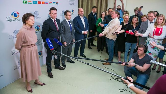 Губернатор Югры Наталья Комарова на IX Международном IT форуме в Ханты-Мансийске. Архивное фото Губернатор Югры Наталья Комарова на IX Международном IT форуме в Ханты-Мансийске. Архивное фото