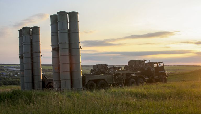 Зенитные ракетные комплексы С-300 Фаворит Зенитные ракетные комплексы С-300 Фаворит