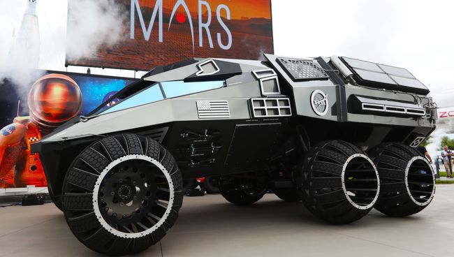 Прототип автомобиля для Марса Mars Rover в Космическом центре имени Кеннеди Прототип автомобиля для Марса Mars Rover в Космическом центре имени Кеннеди
