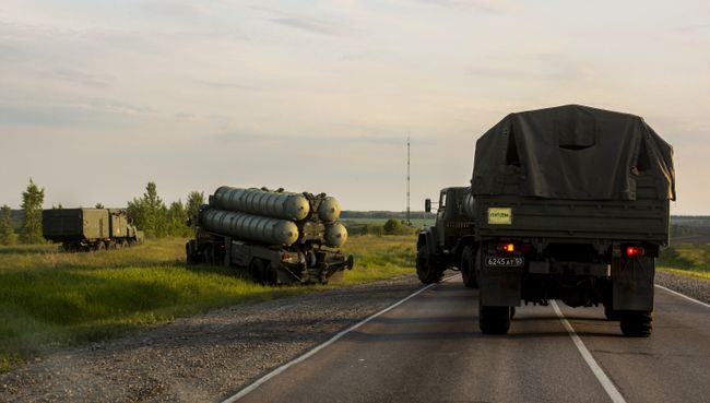 Дивизион зенитных ракетных комплексов С-300 Фаворит. Архивное фото Дивизион зенитных ракетных комплексов С-300 Фаворит. Архивное фото