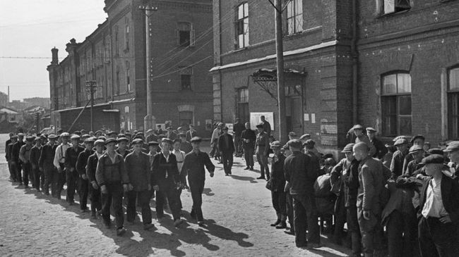 Мобилизация. Новобранцы. Москва, 23 июня 1941 года Мобилизация. Новобранцы. Москва, 23 июня 1941 года
