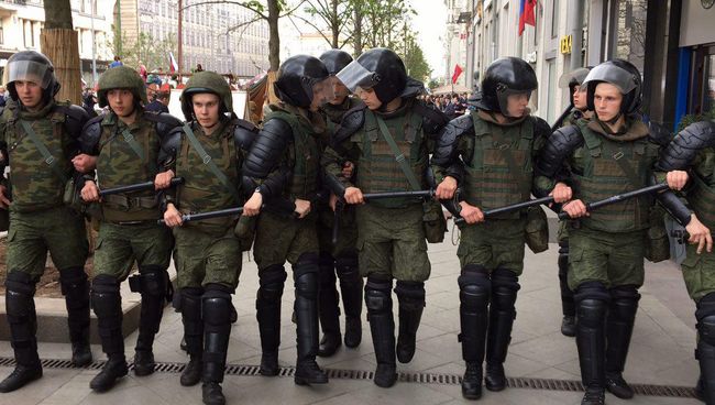 Во время акции на Тверской улице в Москве. 12 июня 2017 Во время акции на Тверской улице в Москве. 12 июня 2017