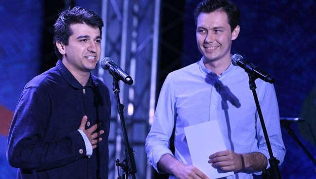 Режиссер Руслан Братов, получивший главный приз за фильм Лалай-балалай, на кинофестивале Кинотавр в Сочи Режиссер Руслан Братов, получивший главный приз за фильм Лалай-балалай, на кинофестивале Кинотавр в Сочи