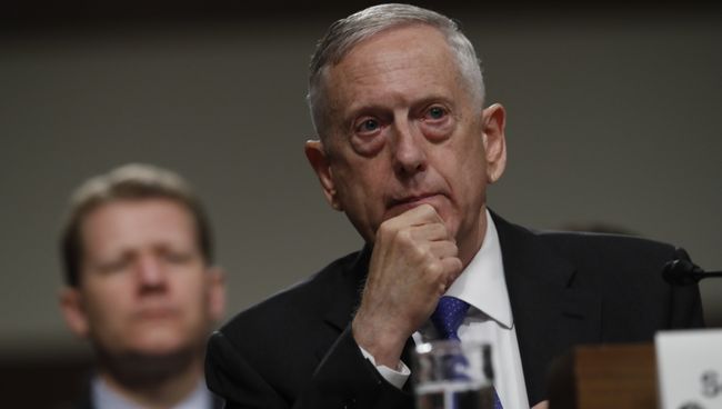 Министр обороны США Джеймс Мэттис на слушаниях в комитете по вооруженным силам палаты представителей американского конгресса