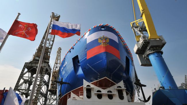 Спуск на воду головного атомного ледокола Арктика в Санкт-Петербурге. Архивное фото Спуск на воду головного атомного ледокола Арктика в Санкт-Петербурге. Архивное фото