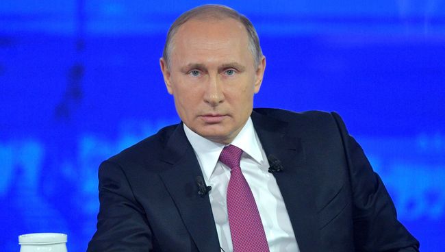 Президент РФ Владимир Путин во время ежегодной Прямой линии. 15 июня 2017 Президент РФ Владимир Путин во время ежегодной Прямой линии. 15 июня 2017