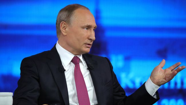 Президент РФ Владимир Путин во время ежегодной Прямой линии. 15 июня 2017 Президент РФ Владимир Путин во время ежегодной Прямой линии. 15 июня 2017