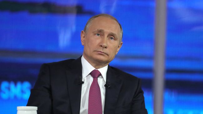 Президент РФ Владимир Путин во время ежегодной Прямой линии. 15 июня 2017 Президент РФ Владимир Путин во время ежегодной Прямой линии. 15 июня 2017