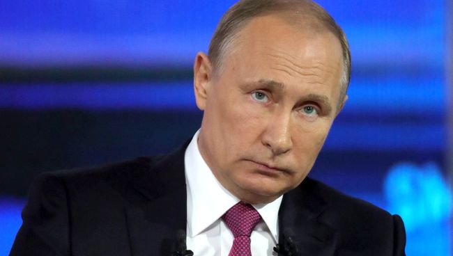 Президент РФ Владимир Путин во время ежегодной Прямой линии. 15 июня 2017 Президент РФ Владимир Путин во время ежегодной Прямой линии. 15 июня 2017