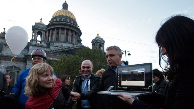 Лагерь протестующих на Исаакиевской площади в Санкт-Петербурге Лагерь протестующих на Исаакиевской площади в Санкт-Петербурге