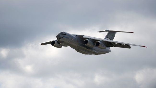 Самолет Ил-76МД-90А Самолет Ил-76МД-90А