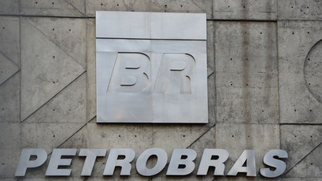 Вывеска на офисе компании Петробрас Вывеска на офисе компании Петробрас