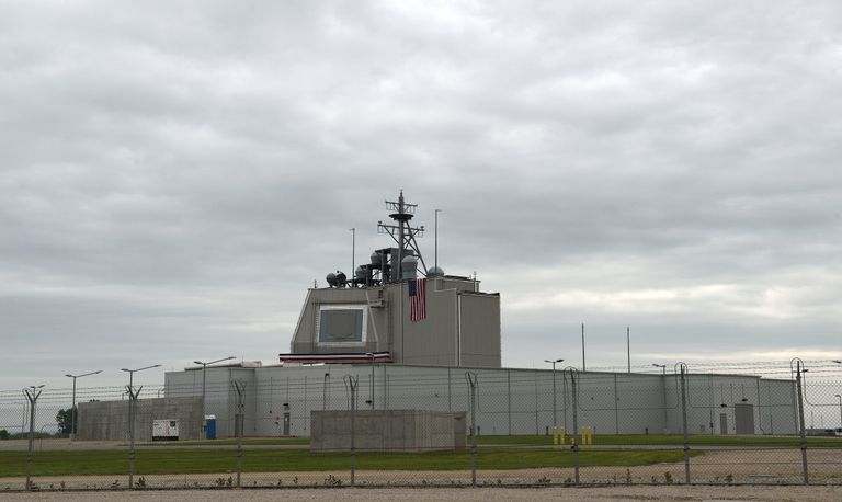 Американская наземная система противоракетной обороны Aegis Ashore на военной базе в Девеселу, Румыния