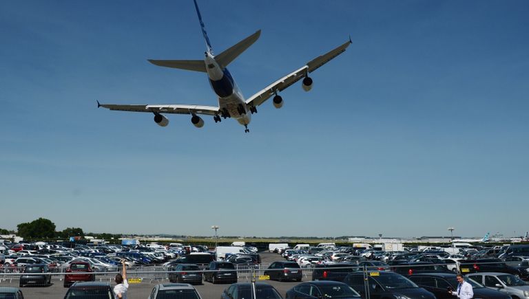 Самолет Airbus A380 на Международном авиасалоне Ле Бурже - 2017 во Франции Самолет Airbus A380 на Международном авиасалоне Ле Бурже - 2017 во Франции