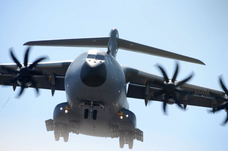 Военно-транспортный самолет Airbus A400M на Международном авиасалоне Ле Бурже - 2017 во Франции Военно-транспортный самолет Airbus A400M на Международном авиасалоне Ле Бурже - 2017 во Франции