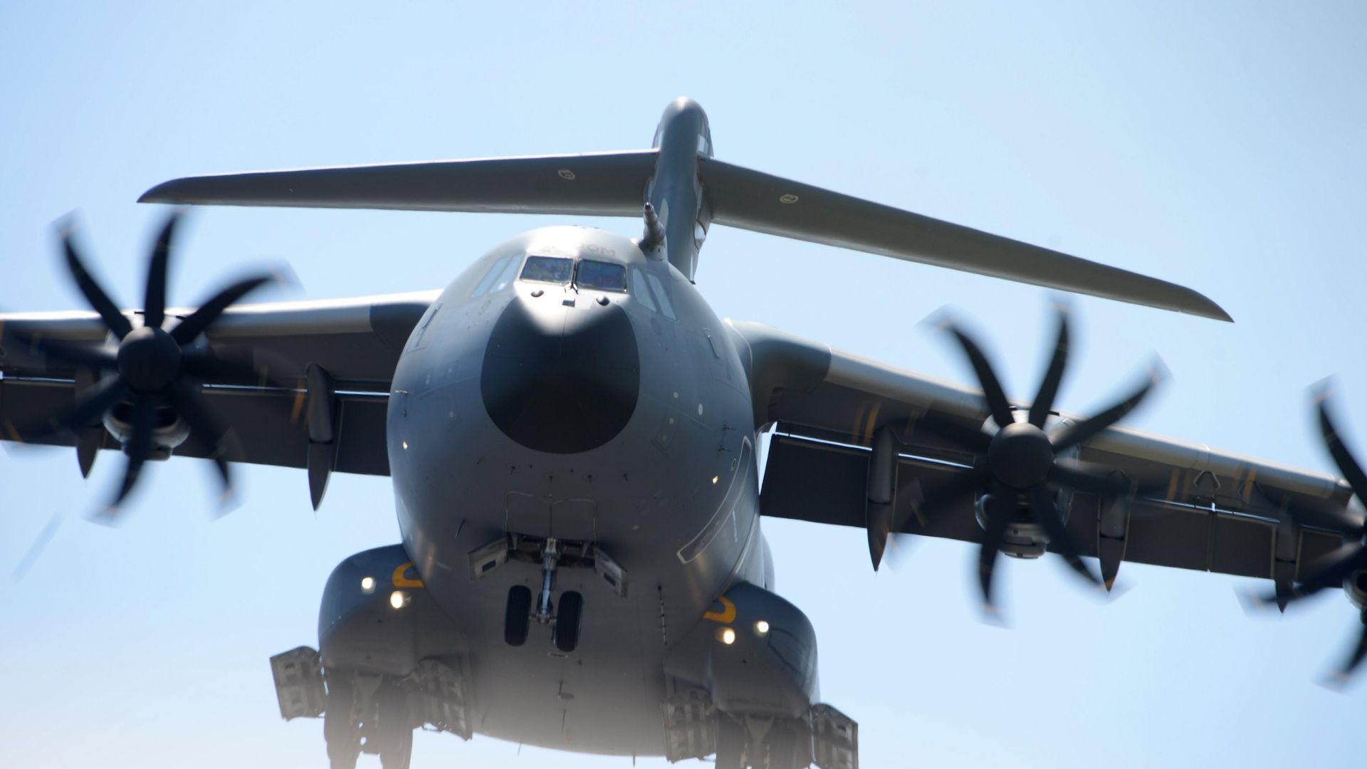 Военно-транспортный самолёт Airbus A400M Военно-транспортный самолёт Airbus A400M - РИА Новости, 1920, 22.03.2026