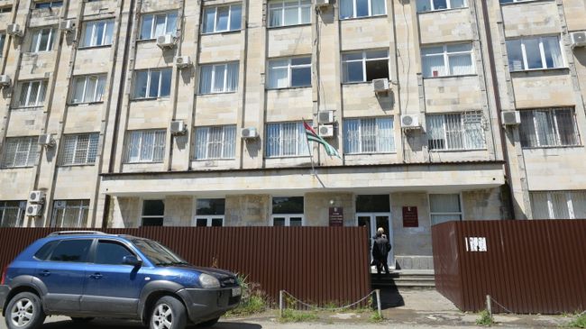 Здание правительства Абхазии в Сухуме Здание правительства Абхазии в Сухуме