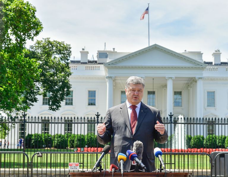 Президент Украины Петр Порошенко выступает перед журналистами после встречи с президентом США Дональдом Трампом. 20 июня 2017