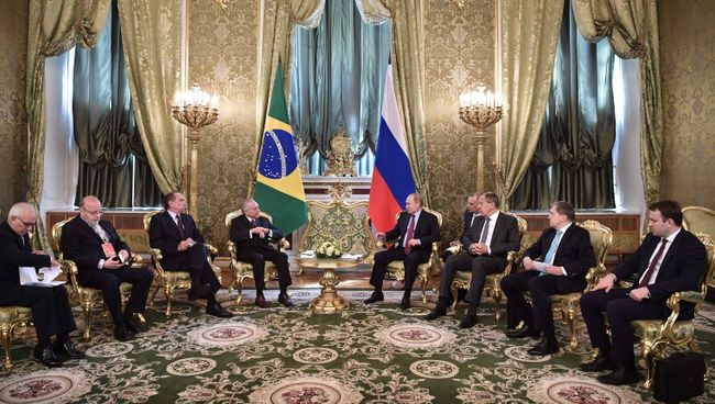 Президент РФ Владимир Путин и президент Бразилии Мишел Темер во время официальной встречи в Кремле. 21 июня 2017 Президент РФ Владимир Путин и президент Бразилии Мишел Темер во время официальной встречи в Кремле. 21 июня 2017