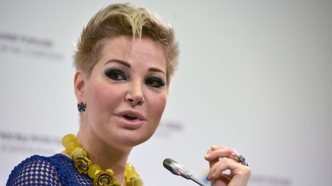 Вдова экс-депутата Госдумы РФ Дениса Вороненкова, оперная певица Мария Максакова на пресс-конференции в Киеве. 21 июня 2017 Вдова экс-депутата Госдумы РФ Дениса Вороненкова, оперная певица Мария Максакова на пресс-конференции в Киеве. 21 июня 2017