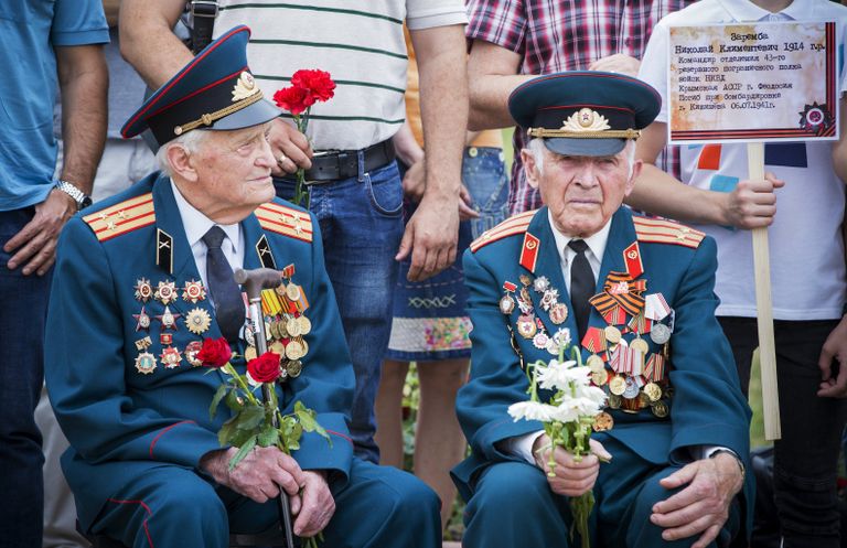 Во время торжественной церемонии перезахоронения останков 62 красноармейцев на мемориале воинской славы Вечность в Кишиневе Во время торжественной церемонии перезахоронения останков 62 красноармейцев на мемориале воинской славы Вечность в Кишиневе