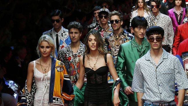 Показ коллекции Dolce & Gabbana в рамках Недели моды в Милане Показ коллекции Dolce & Gabbana в рамках Недели моды в Милане