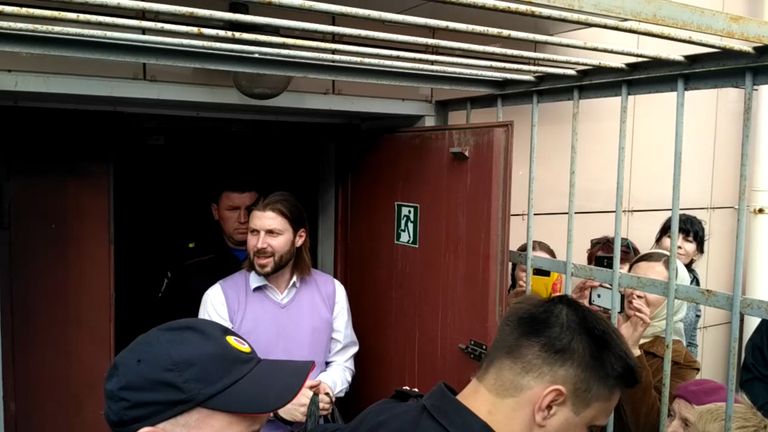 Отстранённый от служения священник РПЦ Грозовский после первого заседания суда Отстранённый от служения священник РПЦ Грозовский после первого заседания суда