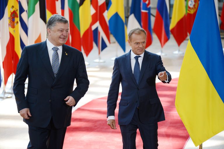 Президент Украины Петр Порошенко и председатель Европейского совета Дональд Туск во время встречи в Брюсселе. 22 июня 2017
