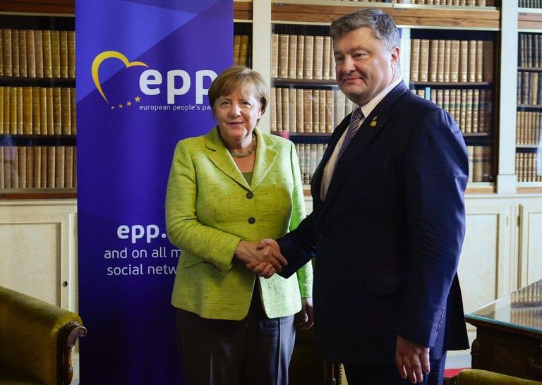 Канцлер Германии Ангела Меркель и президент Украины Петр Порошенко. 22 июня 2017