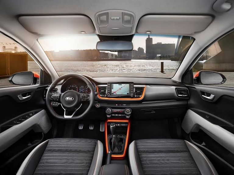 Салон автомобиля Kia Stonic Салон автомобиля Kia Stonic