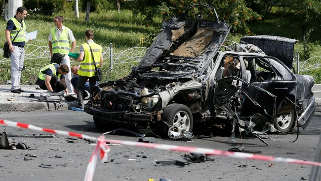 Автомобиль Mercedes в Соломенском районе Киева после взрыва. 27 июня 2017 Автомобиль Mercedes в Соломенском районе Киева после взрыва. 27 июня 2017