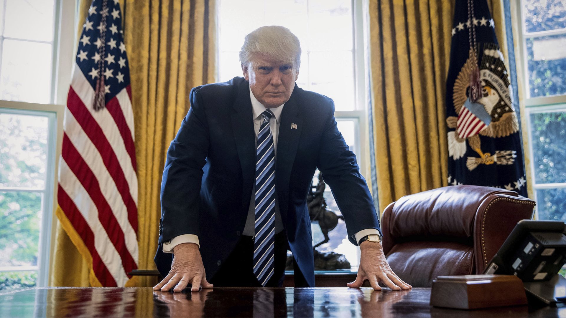 Президент США Дональд Трамп в Овальном кабинете Белого дома Президент США Дональд Трамп в Овальном кабинете Белого дома - РИА Новости, 1920, 20.11.2020