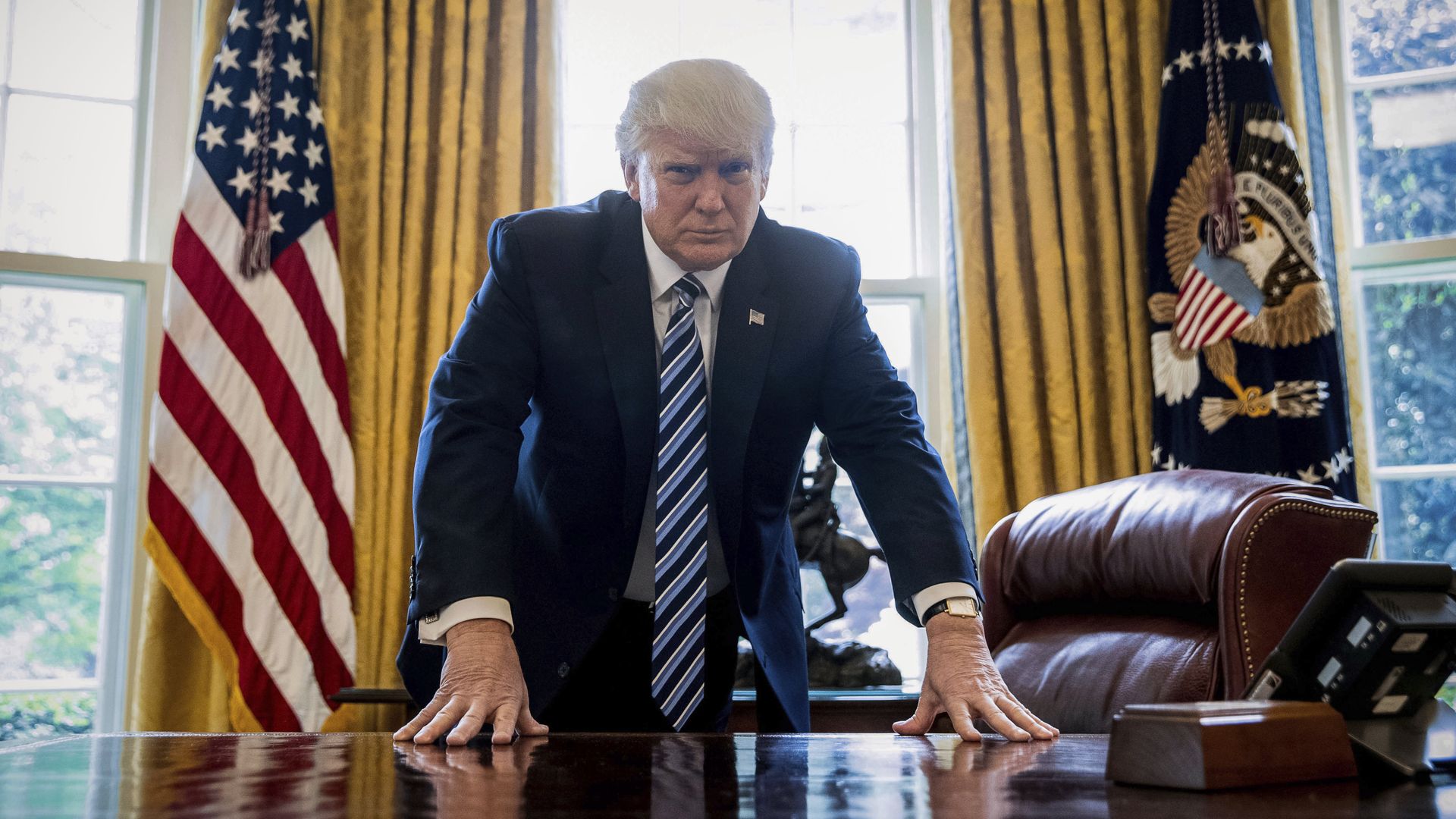 Президент США Дональд Трамп в Овальном кабинете Белого дома - РИА Новости, 1920, 05.03.2025
