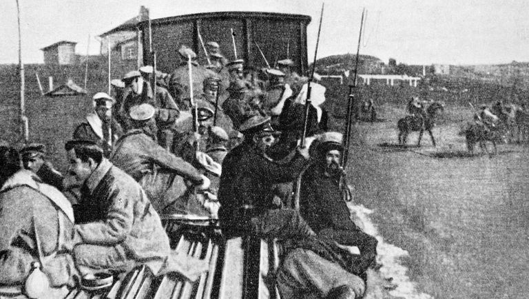 Солдаты возвращаются домой Солдаты возвращаются домой