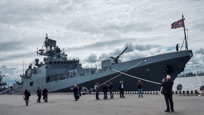 Фрегат Адмирал Макаров проект 11356 на Международном Военно-Морском салоне в Санкт-Петербурге Фрегат Адмирал Макаров проект 11356 на Международном Военно-Морском салоне в Санкт-Петербурге
